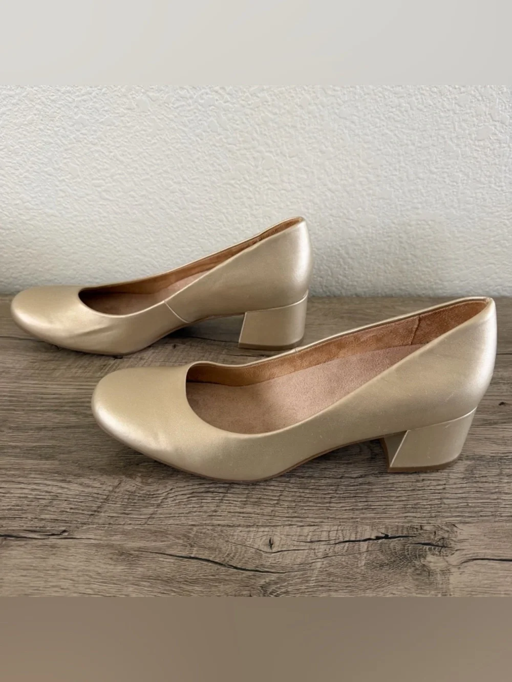 Naturalizer‎ Donelle Closed Toe Classic Dress Pumps Gold Champagne Women's 9.5M